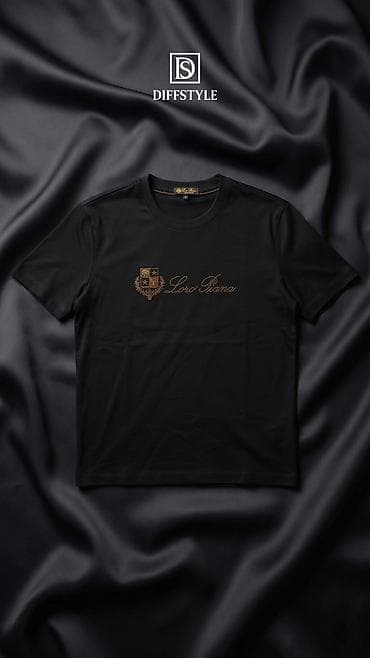 Loro Piana loqolu kişi t‑şörtü - Dizayn: Ön hissədə qabarıq ipliklə — 2
