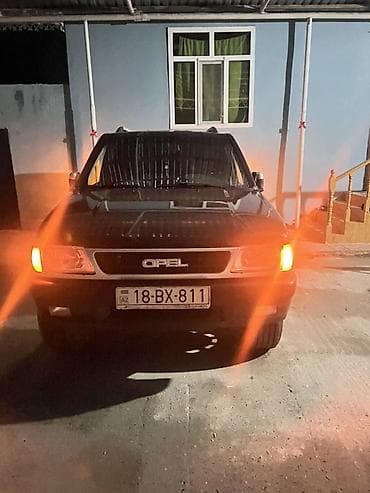 volta vs 1: Opel Frontera A – 5 qapılı SUV Texniki xüsusiyyətlər: - Yanacaq — 1