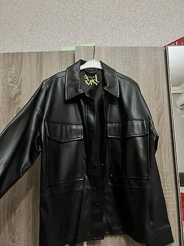 termo geyim: Qara dəri effektli oversize köynək-jaket NewYorkerdən alınıb — 1