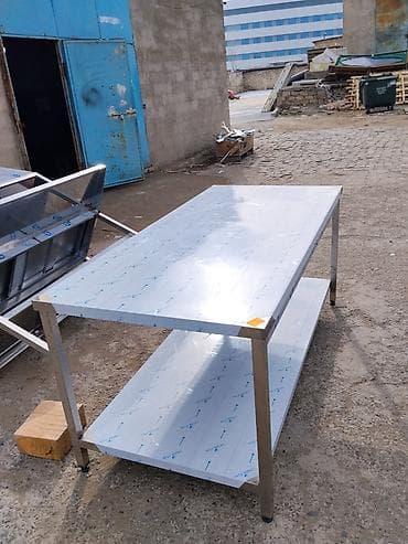 Nerjaveyka masalar və restoran avadanlıqları hazırlanır. İstənilən