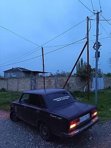 opel astra dumanli: VAZ 2107 sedan - Kuzov: klassik sedan, tünd rəng. Ön və arxa fənərlər — 2