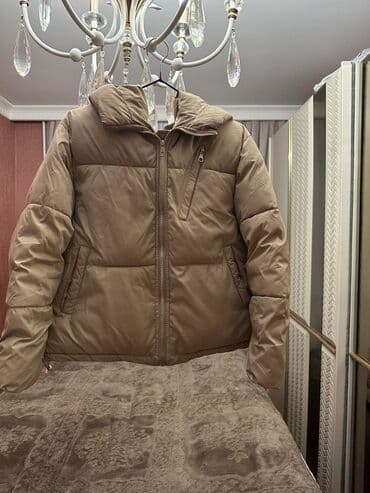 kişi gödəkcə: Qısa şişmə qış gödəkçəsi – bej rəng - Model: qısa, rahat, yüngül şişmə — 2