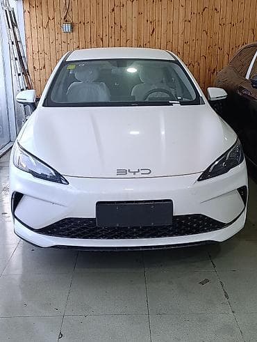 BYD elektrik sedan - Kuzov: aerodinamik dizaynlı ağ rəngli sedan, LED lalafo.az -da BYD elektrik sedan - Kuzov: aerodinamik dizaynlı ağ rəngli sedan, LED