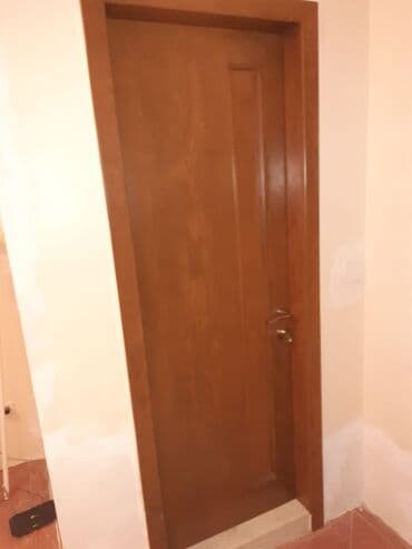 Tavan: Məhsul: Daxili otaq qapıları (taxta) Təsvir: - Klassik üslubda — 1