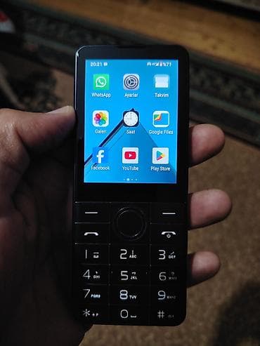 Smart düyməli telefon - Platforma: Android əsaslı interfeys - Ekran