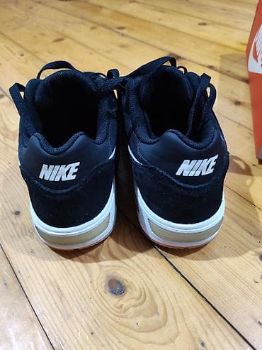 Nike 42.5 təzədir istifadə olunmayıb orginaldir real alıcılara endirim — 3