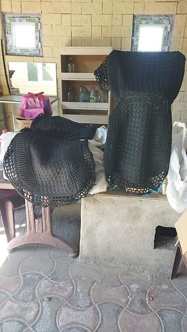 ereb ati satilir: Məhsul: Əl işı – hörmə at örtüyü (komplekt) Təsvir: - Qara rəngdə — 3