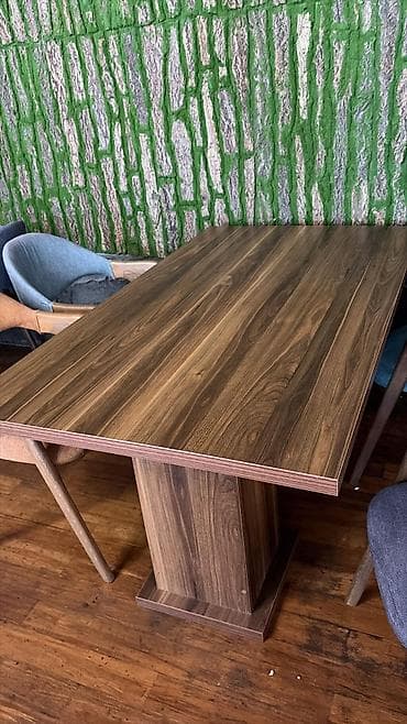 Restoran ücün 15 eded masa . Cox az istifade edilib Qiymet 1 ededi 110 — 1