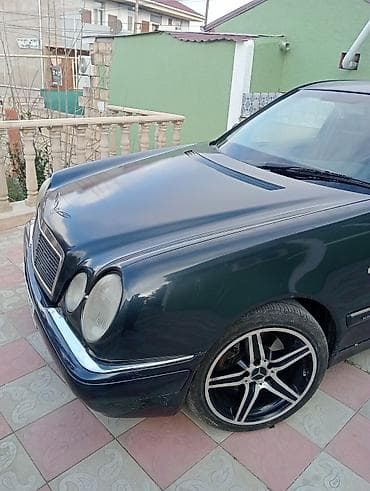 mersedes c 230: Mercedes-Benz E‑Class W210 sedan, Elegance paketi - Kuzov: tünd — 2