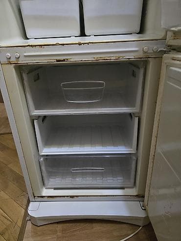 indezit: İşlənmiş 2 qapılı Indesit Soyuducu Satılır, rəng - Ağ — 2