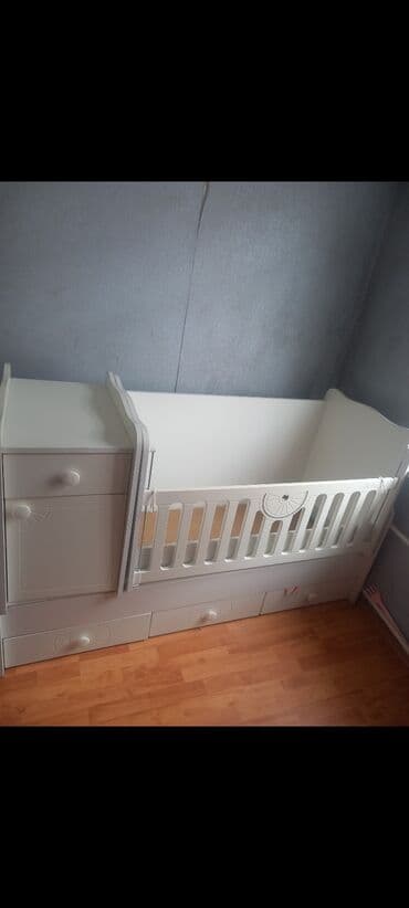 yumru transformer çarpayı: Oğlan və qız üçün, İşlənmiş, Dördbucaq, Beşik, Dəstsiz, Matrassız, Yellənmə mexanizm ilə — 3