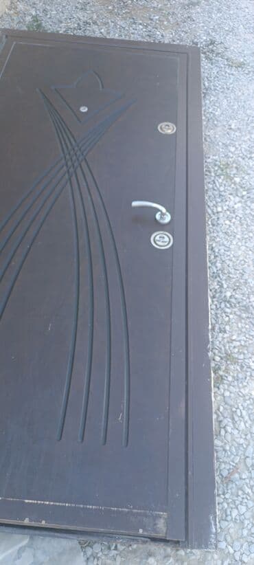 seyf qapılar sederek: Metaldan giriş qapısı - Material: polad gövdə, qapı kənarlarında — 2