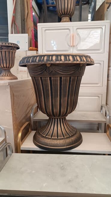 Otaq bitkiləri: Dibçək – Klassik Dizayn Qiymətlər: N1 – 10 AZN N2 – 15 AZN N3 – 25 — 6