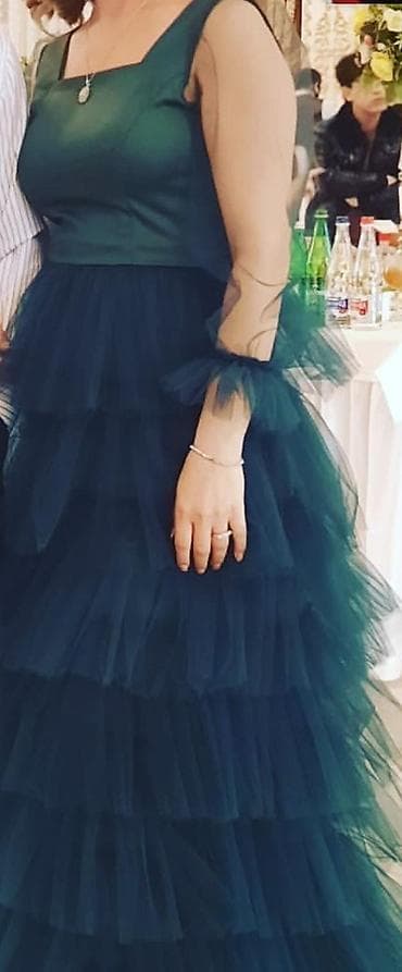 qisa donlar toy ucun: Zümrüd-yaşıl rəngdə ziyafət paltarı 1defe geyinilib. - Model: çoxqatlı — 5