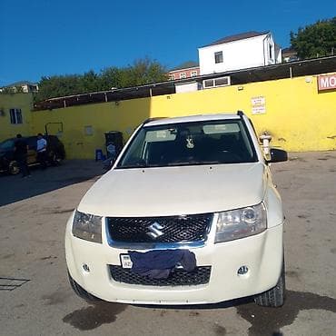Suzuki Grand Vitara: 2 l | 2006 il 444444 km — 1
