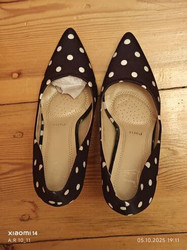 женские классические туфли на танкетке: Qadın ayaqqabıları – 2 cüt 1) Qırmızı klassik tufli - Material: zamşa — 6