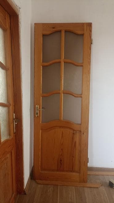 taxta lovhə: Taxta arasındaqapılar – şüşəli model - Material: tam ağac (təbii ağac — 1