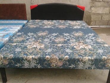 2 mərtəbəli kravat: Taxt — 1