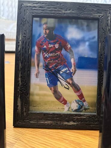 imzalı futbol topu: Futbolcu imzalari. futbol heveskarlari ucun hediye. Futbolcular — 3