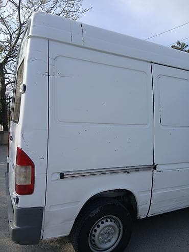 maşın model: Mercedes-Benz Sprinter yük mikroavtobusu - Korpus: Ağ rəng, hündür — 6