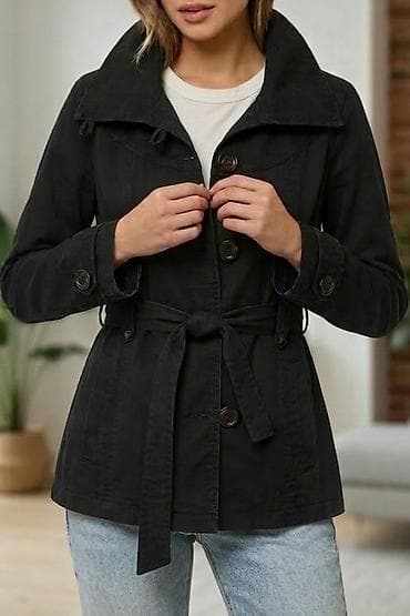 Qara trenç. Qalın materialı var, kurtka kimidir, külək buraxmır. Əla — 2