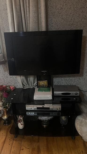 Samsung plazma/LC D TV və TV stendi + əlavə avadanlıq dəsti - Ekran — 1