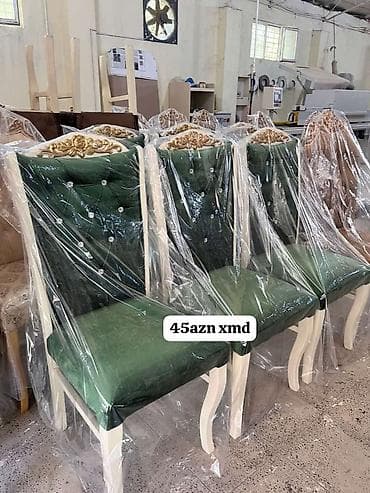 - Məhsul: Yumşaq oturacaqlı taxta stullar - Dizayn: Klassik üslub