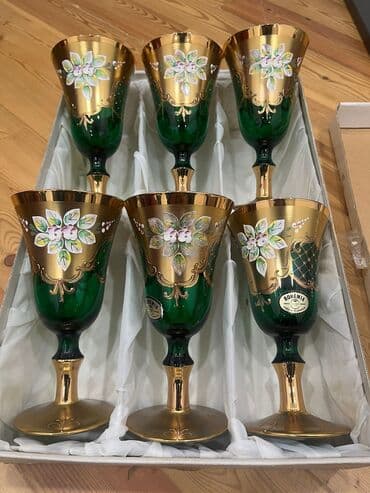 Qədəhlər, rəng - Yaşıl