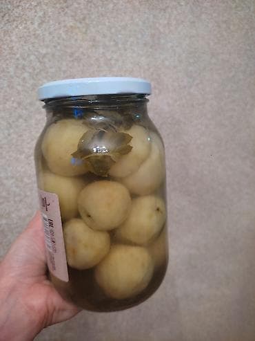 biber qazı: Kampot 15 manat turşular 10 manat armud və bibər turşusu — 2