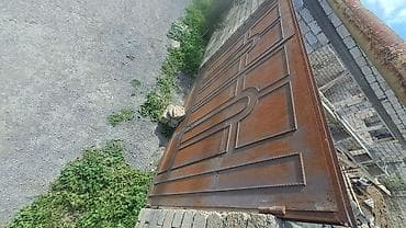 heyet darvazalari: İşlənmiş Dəmir Həyət darvazası, Yana açılan, 4 m, Mexaniki, Qapı ilə, rəng - Qəhvəyi — 10