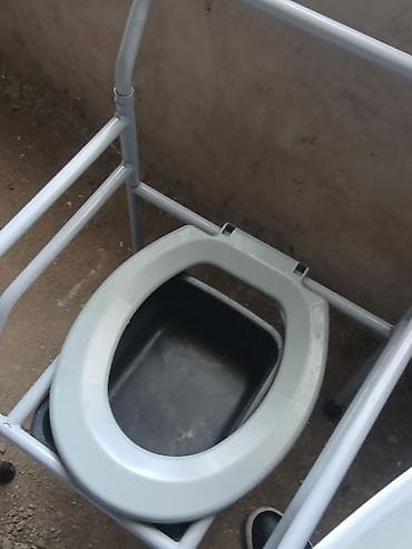 Tibbi maskalar: Portativ komod unitaz stul satilir. Isteyen elaqe saxlasin. Unvan — 4