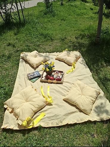oyun stulu: Piknik dəsti – sarı-bəyaz xırda dama naxışlı Tərkib: - Geniş piknik — 2