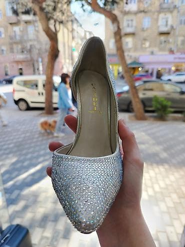 gumuw: Ölçü: 35, rəng - Gümüşü, Yeni — 2