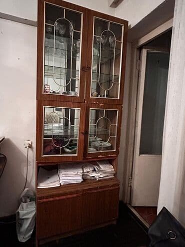 kohne dolab: Təmiz və yaxşı vəziyyətdə taxta servant satılır. Şüşəli vitrin hissəsi — 2