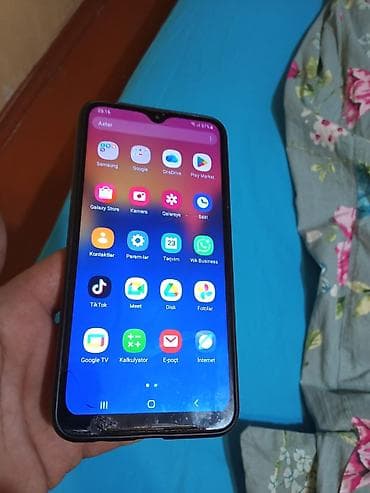 Samsung Galaxy A10, 32 GB, İki sim kartlı