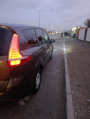 fiat doblo ölüxana: Renault Scenic: 1.5 l | 2010 il 385000 km Van/Minivan — 2