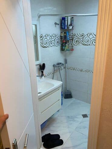 bina az yeni tikililer: Mənzil Bakıxanovda (razin) yerləşən Akkord binalarında 7ci mərtəbədə — 4