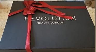 ❗️Təcili❗️Revolution Beauty London hədiyyə qutusu 40×57 ölçüdə - — 1