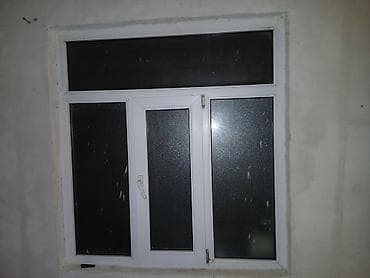 100×100 profil: PVC pəncərə — 3 bölməli, üstündə transom (üst açılan sabit şüşə — 2