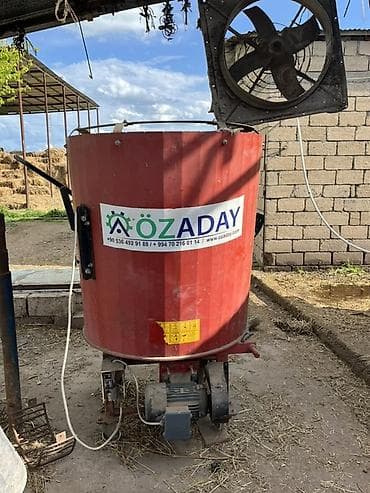 servis avadanliqlari: ÖZADAY elektrikli yem və ot qarışdırıcısı – 1 m³ - Həcm: 1 m³ (korpus — 2