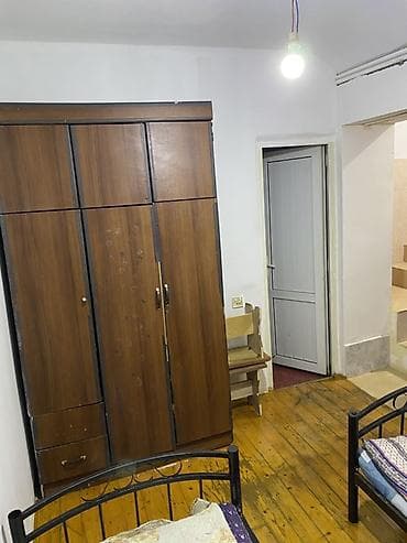 neftciler: Kirayə üçün sadə, tam mebellı kiçik mənzil/otaq. Plan və təchizat: - — 4