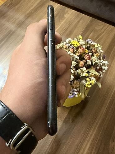iphon 11 pro max: IPhone SE 2020, 128 GB, Qara, Barmaq izi — 5