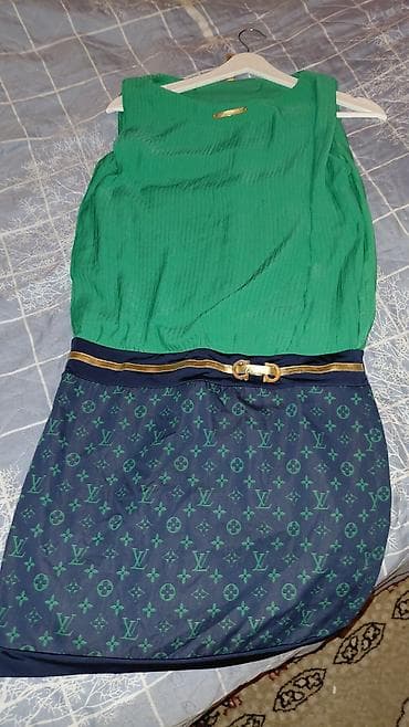 dəst qadın geyimləri: Qadın geyim dəsti – 4 məhsul - Qolsuz qırmızı uzun jilet: önü açıq — 3