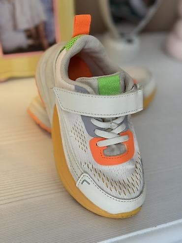 Uşaq krossovkası – ZARA, ölçü 26 — 2