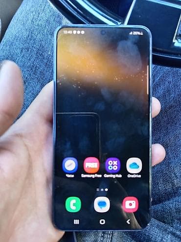 masa üsdü komputer: Samsung Galaxy S22, rəng - Qara — 1