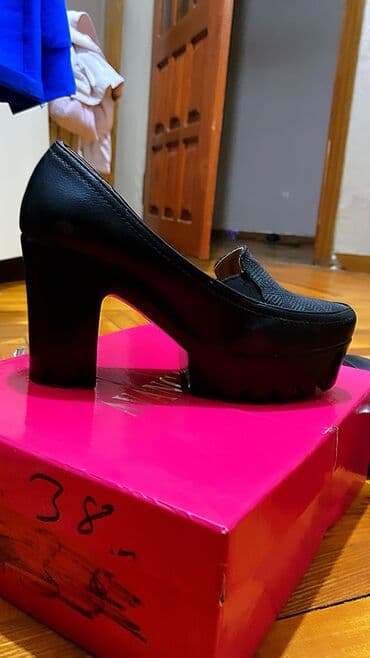 женская обувь в баку: Туфли, Размер: 37, цвет - Черный, Б/у — 3