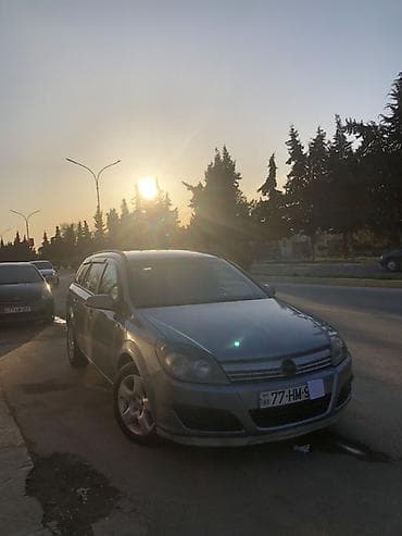 ford transit oturacaq: Satılır: gri rəngli universal kuzovlu kompakt avtomobil (station — 1