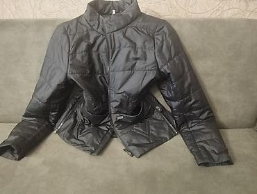 Qadınlar üçün qara rəngli yüngül qışlıq/qış-payız jaketi. - Model