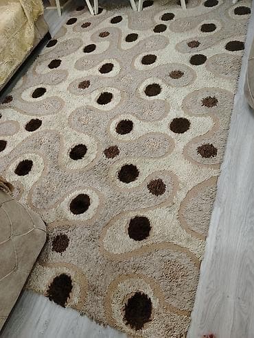 dibçək qablarının satışı: Eni 2,uzunu 3m böyük xalça və eni 80,uzunu 1. 50 iki ədəd balaca — 2