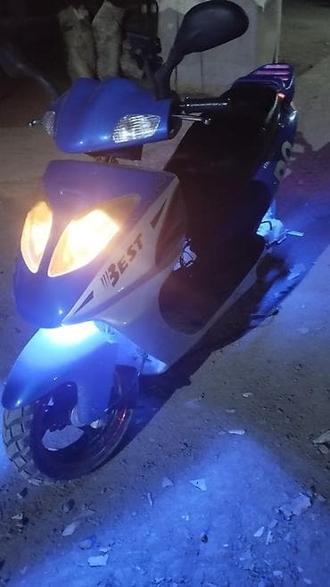 moto 150cc: Skuter – şəhər içi yüngül və qənaətcil nəqliyyat - Korpus: mavi-ağ — 3